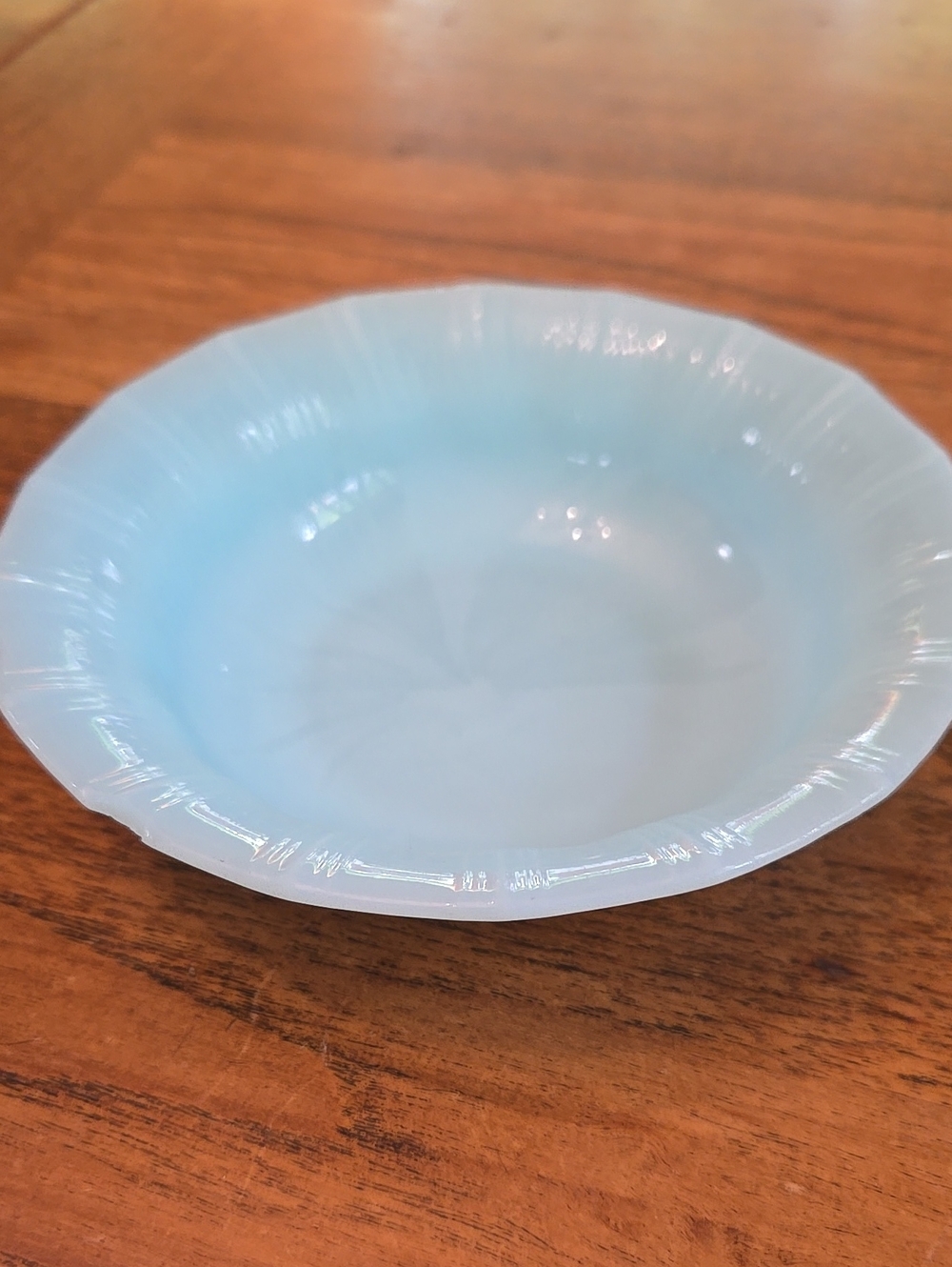 DELPHITE Pyrex Crown Motif Bowl